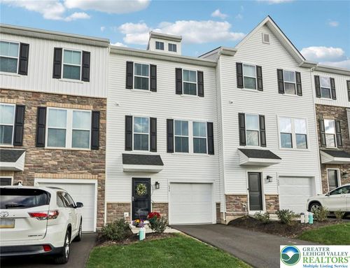 7626 Clayton Ave, COOPERSBURG, PA, 18036-8748 | Card Image