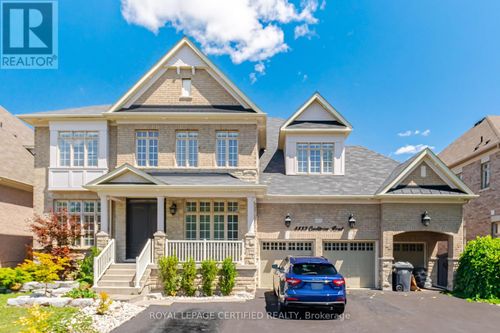 8833 Creditview Rd, House with 7 bedrooms, 6 bathrooms and 14 parking in Brampton ON | Card Image