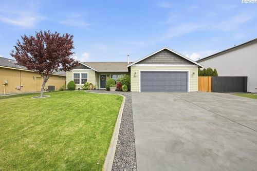 3807 Milagro Dr, Pasco, WA, 99301-7215 | Card Image