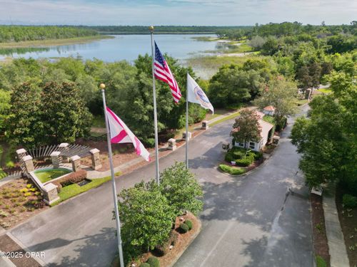 105 Lake Merial Trl, Southport, FL, 32409-4519 | Card Image