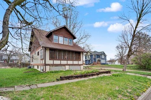 203 2nd Street Se, State Center, IA, 50247 | Card Image