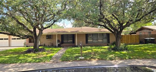 726 Reynolds Ave, Taft, TX, 78390-3122 | Card Image