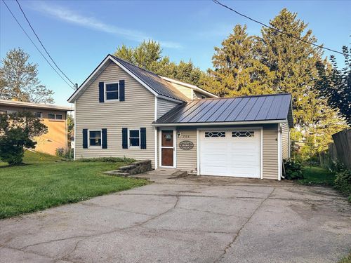 706 S Washington St, Viroqua, WI, 54665-2225 | Card Image