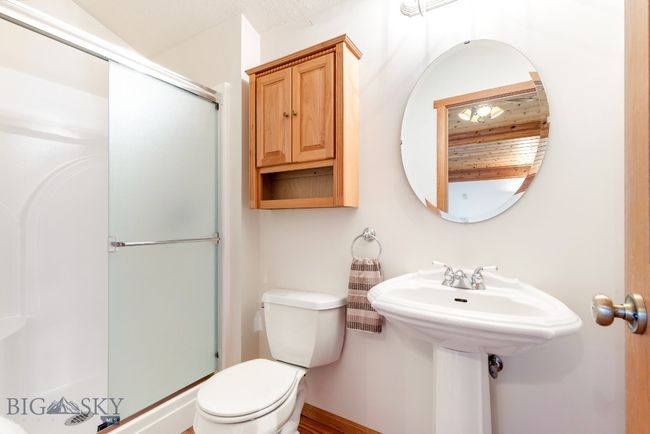 3/4 bathroom off of loft | Image 38