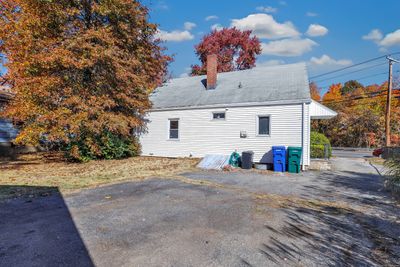 1127 Nichols Avenue, House other with 3 bedrooms, 1 bathrooms and 6 parking in Stratford CT | Image 3