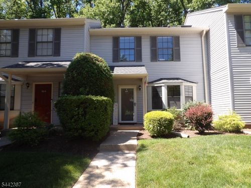 605 Timber Oaks Rd, Edison, NJ, 08820-4235 | Card Image