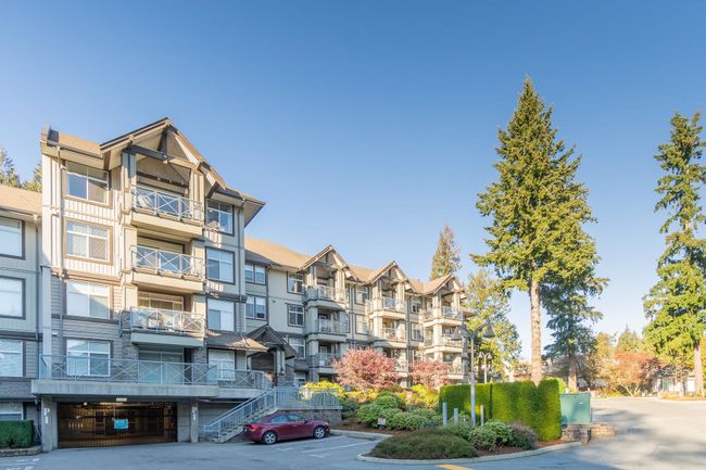 309 - 33318 E Bourquin Crescent, Condo with 2 bedrooms, 2 bathrooms and 1 parking in Abbotsford BC | Image 3