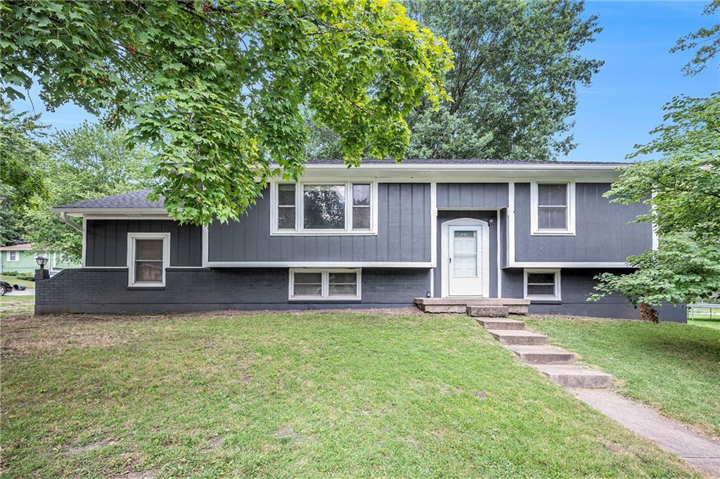 Mary St, Richmond, MO 64085