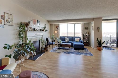 1319s-5225 Pooks Hill Rd, BETHESDA, MD, 20814-6724 | Card Image