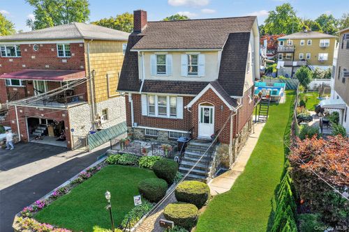49 Bryn Mawr Ter, Yonkers, NY, 10701-5348 | Card Image
