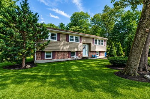 8 Governor Fuller Rd, Billerica, MA, 01821-2015 | Card Image