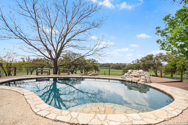 70 Cleo Ln, House other with 4 bedrooms, 4 bathrooms and null parking in Boerne TX | Image 39