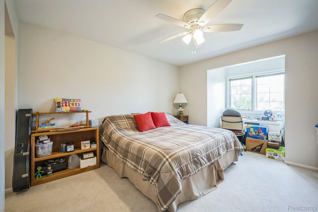 33_38049_Lantern_Hill_Ct_Farmington_Hills_MI_48331_USA-Bedroom-194376_SEP-18.jpg | Image 32