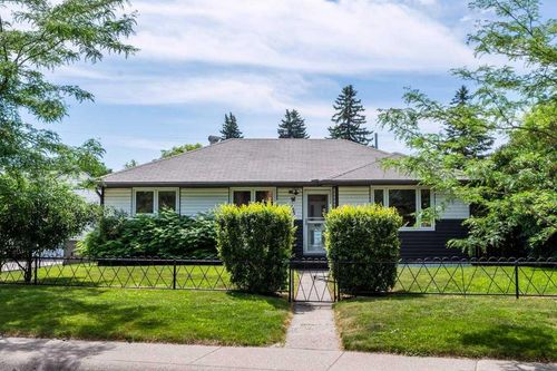 2056 Cottonwood Cres Se, Calgary, AB, T2B1R3 | Card Image