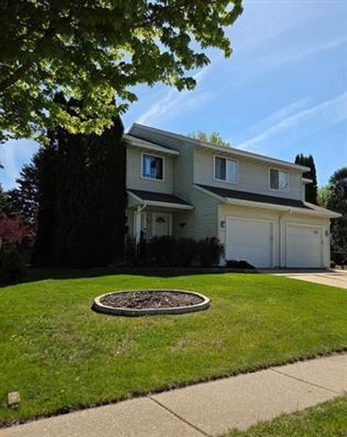 529 Kings Lynn Road, Stoughton, WI, 53589 | Card Image