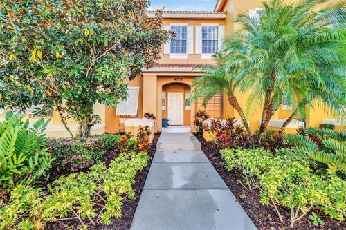 4706 Vero Beach Pl, KISSIMMEE, FL, 34746-7412 | Card Image