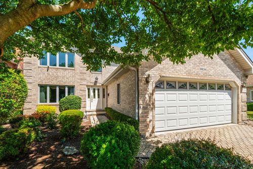 8634 W Park Lane, Niles, IL, 60714 | Card Image