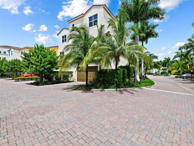 1779 Nw 124th Pl, Townhouse with 5 bedrooms, 3 bathrooms and null parking in Pembroke Pines FL | Image 19