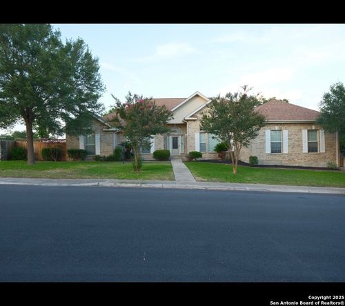 8814 Spanish Moss, Windcrest, TX, 78239-2745 | Card Image