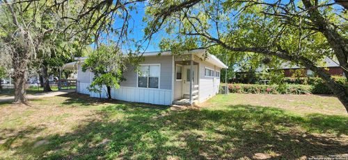 112 Bluebonnet Rd, La Vernia, TX, 78121-4732 | Card Image