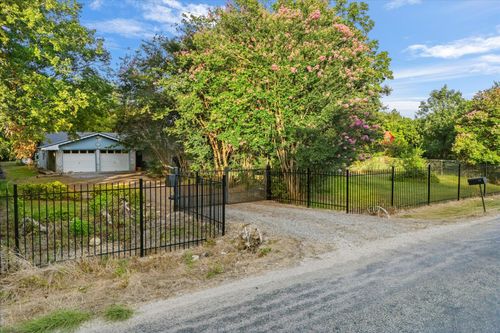 945 Batchler Rd, Red Oak, TX, 75154-5400 | Card Image