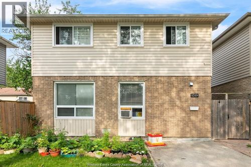1319 Bayswater Cres, Windsor, ON, N8S4K4 | Card Image
