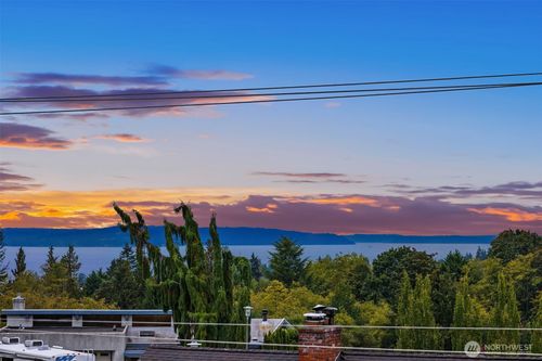 b201-550 Paradise Ln, Edmonds, WA, 98020-5096 | Card Image