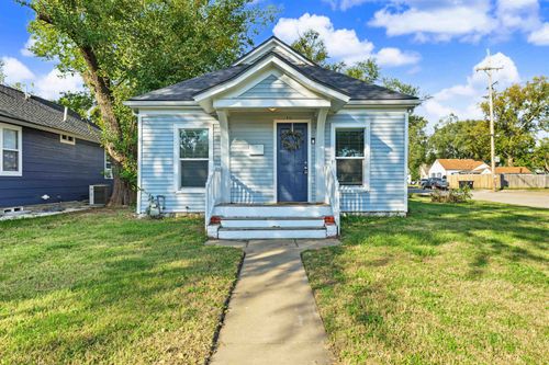 832 Sheridan St, Salina, KS, 67401-4742 | Card Image