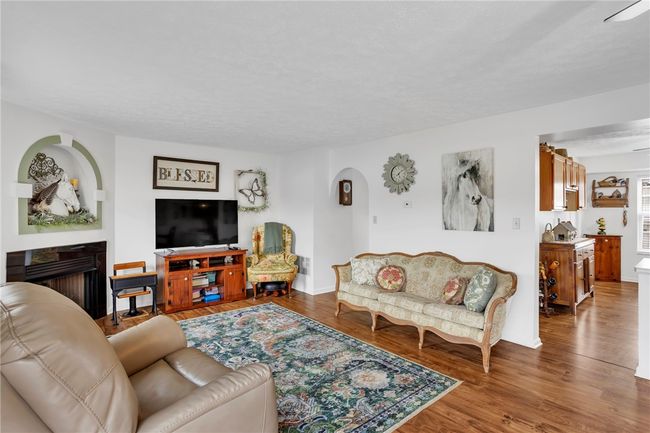 201 Manor View Dr, Townhouse with 3 bedrooms, 4 bathrooms and 2 parking in Manor PA | Image 10