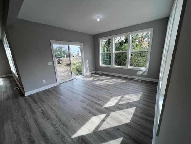 Sunroom Mainfloor | Image 12
