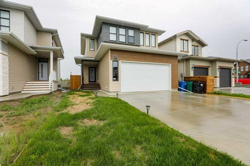 4529 31 Ave S, Lethbridge, AB, T1K8J8 | Card Image