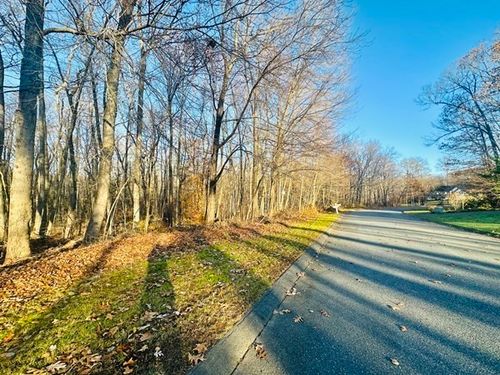 11 Ridgeview Ter, Southwick, MA, 01077-9352 | Card Image