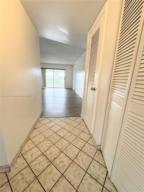 apt-302-8435 Sunrise Lakes Blvd, Sunrise, FL, 33322-1582 | Card Image