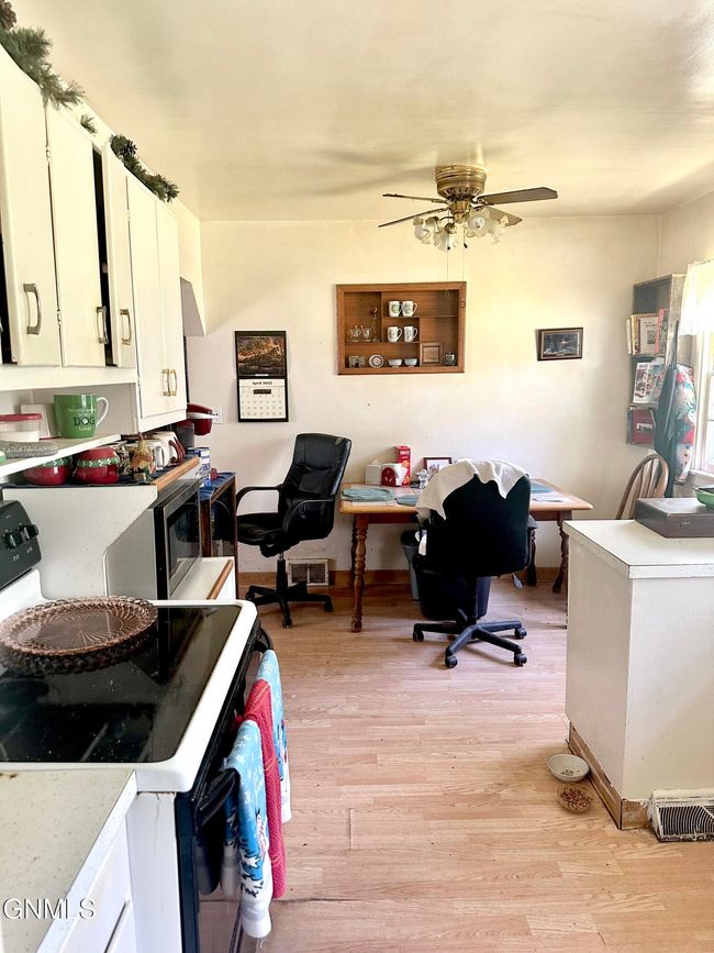 10185 99 Th St Se, House other with 5 bedrooms, 3 bathrooms and null parking in Oakes ND | Image 20