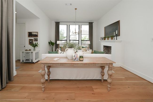Abundant natural light fills the space, creating a warm and inviting atmosphere. | Image 12