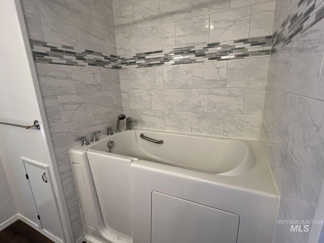 546 S 100 E, House other with 4 bedrooms, 3 bathrooms and null parking in Jerome ID | Image 8