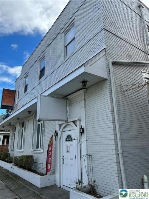 216 E Broad St, Bethlehem, PA, 18018-6274 | Card Image