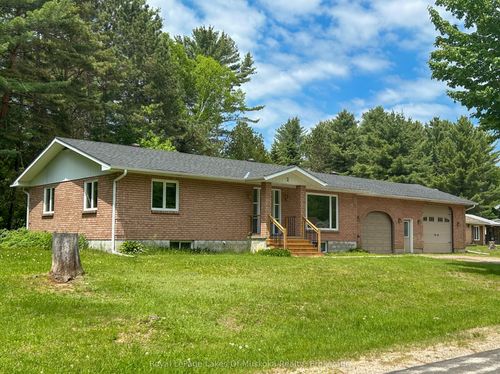 2 Quirt Cres, Sundridge, ON, P0A1Z0 | Card Image