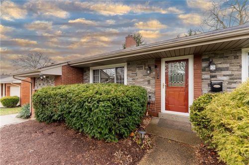 1274 Folkstone Dr, Pittsburgh, PA, 15243-1926 | Card Image