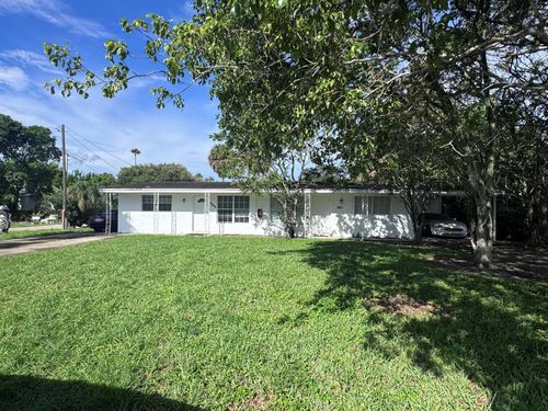 8911 Sunset Dr, Palm Beach Gardens, FL, 33410-6273 | Card Image