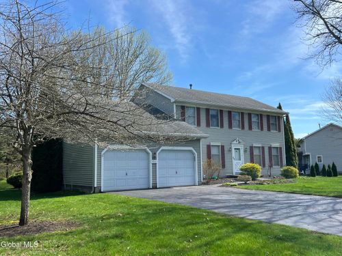 4111 Stonefield Way, Schenectady, NY, 12306-7001 | Card Image