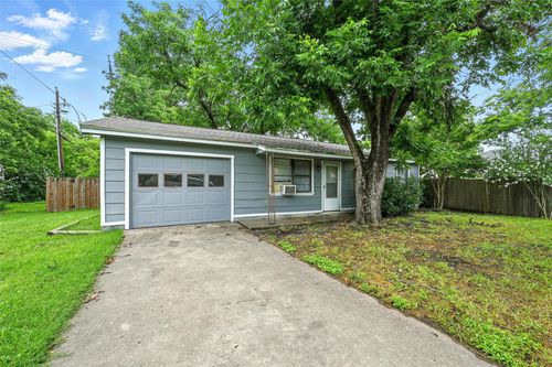 1102 N Wood St, Cleburne, TX, 76033-4468 | Card Image