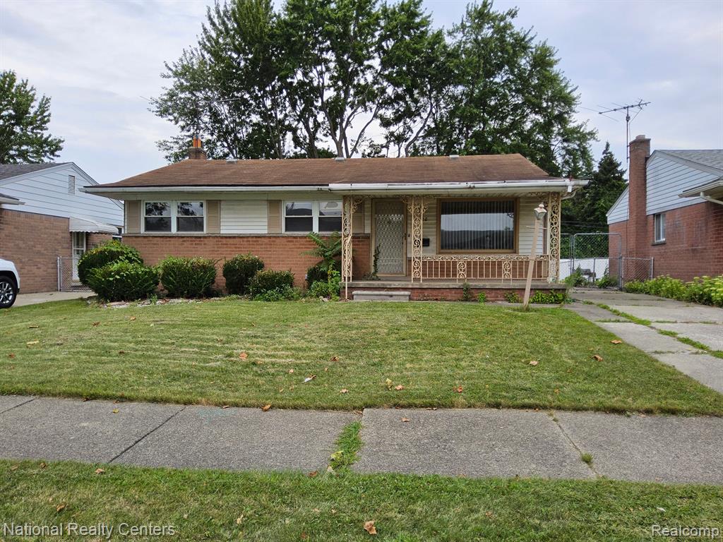 Richmond Ave, Lincoln Park, MI 48146
