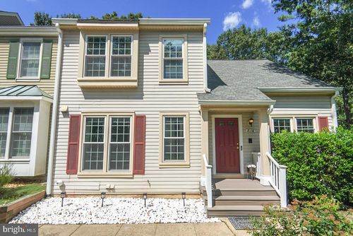 8110 Clifforest Dr, SPRINGFIELD, VA, 22153-2625 | Card Image