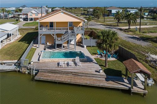 102 Ball St, Rockport, TX, 78382-9537 | Card Image