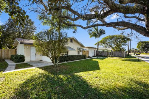 3858 Lakewood Rd, Palm Springs, FL, 33461-3554 | Card Image