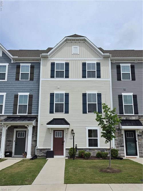 125 Cedar Crest Dr, Smithfield, VA, 23430-6383 | Card Image