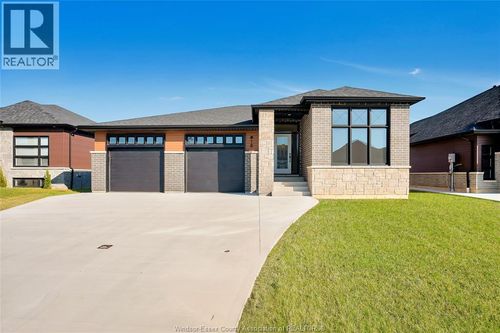 18 Woodland St, Kingsville, ON, N9Y0A9 | Card Image