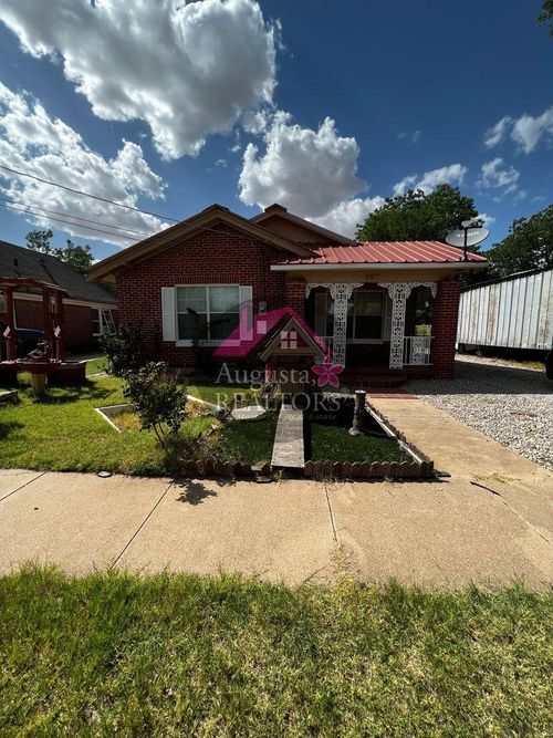 507 E Avenue B, Sweetwater, TX, 79556-5309 | Card Image