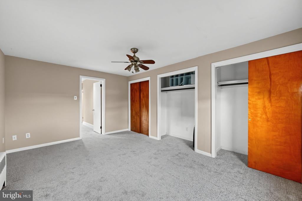 Residential in WILLOW GROVE 3